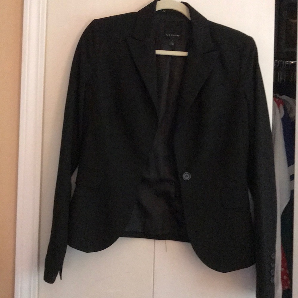 Limited Brand black blazer - like new - size 4